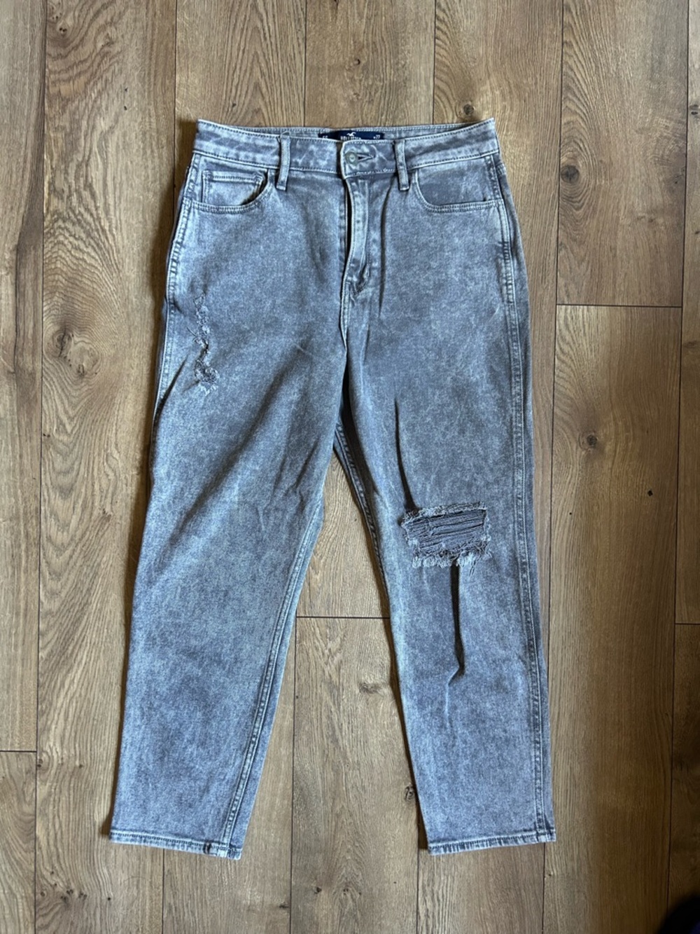 Hollister Light Grey Acid Wash Ultra High-Rise Mom Jeans